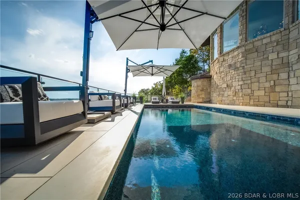 $4,895,000 | 582 Cedar Crest Drive, Lake Ozark, MO 65049