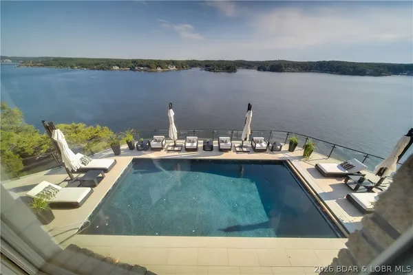 $4,895,000 | 582 Cedar Crest Drive, Lake Ozark, MO 65049