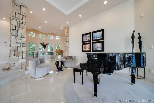 $4,895,000 | 582 Cedar Crest Drive, Lake Ozark, MO 65049