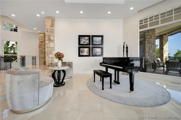 $4,895,000 | 582 Cedar Crest Drive, Lake Ozark, MO 65049
