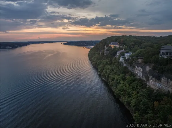 $4,895,000 | 582 Cedar Crest Drive, Lake Ozark, MO 65049