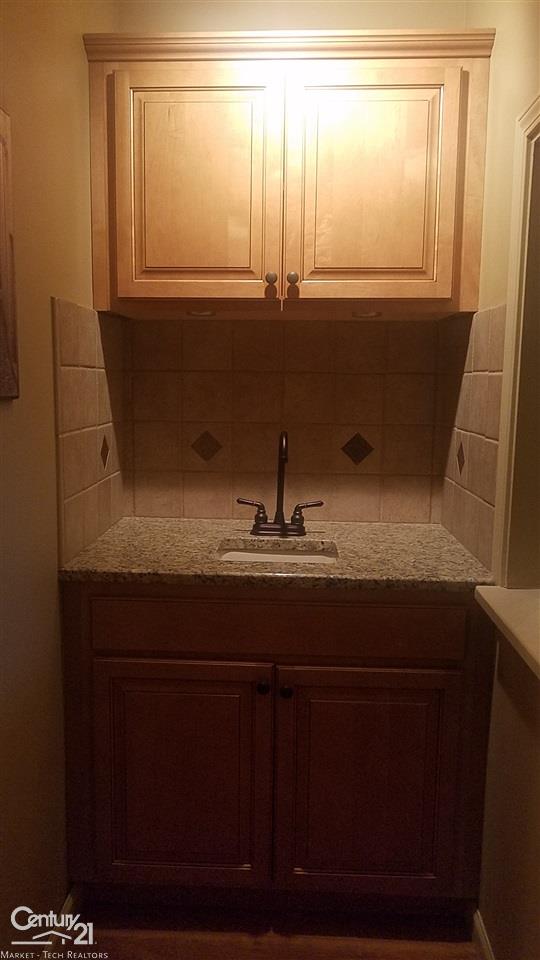 737 Oak Brook Ridge Drive Rochester, MI 48307 - Photo 30 of 34 31335780-30.JPG