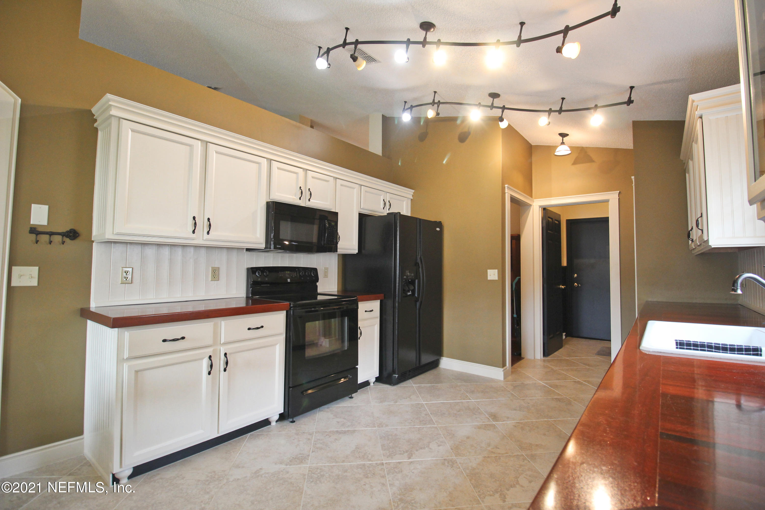 11059 Ridge Point Drive Jacksonville, FL 32257 - Photo 11 of 45 KITCHEN