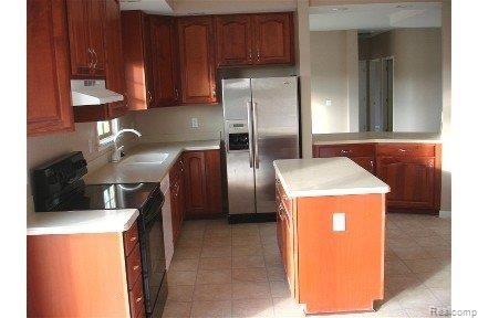 2692 East Maple Road Milford, MI 48381 - Photo 5 of 11 DSC00990