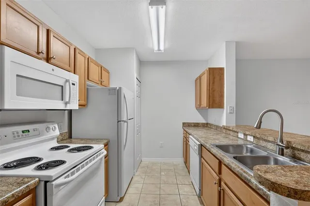 $1,400 | 5550 East Michigan Street, Unit 1104, Orlando, FL 32822