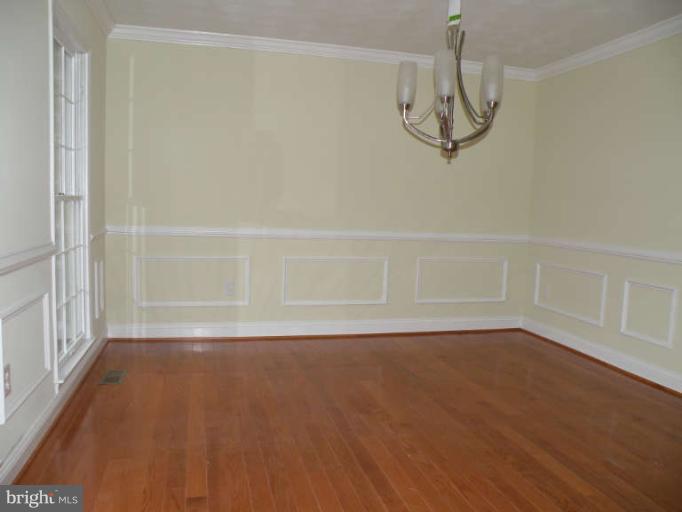9256 Piscataway Road Clinton, MD 20735 - Photo 3 of 30 Dining Room