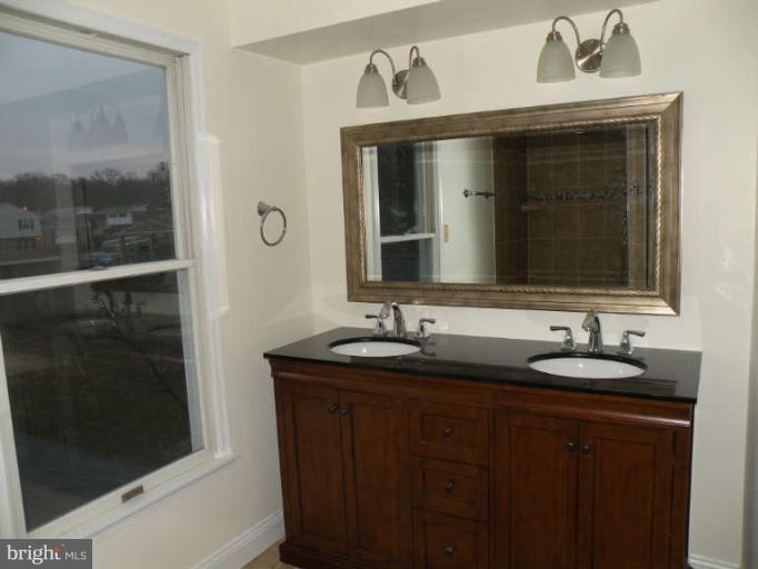 9256 Piscataway Road Clinton, MD 20735 - Photo 25 of 30 Bath (Master)