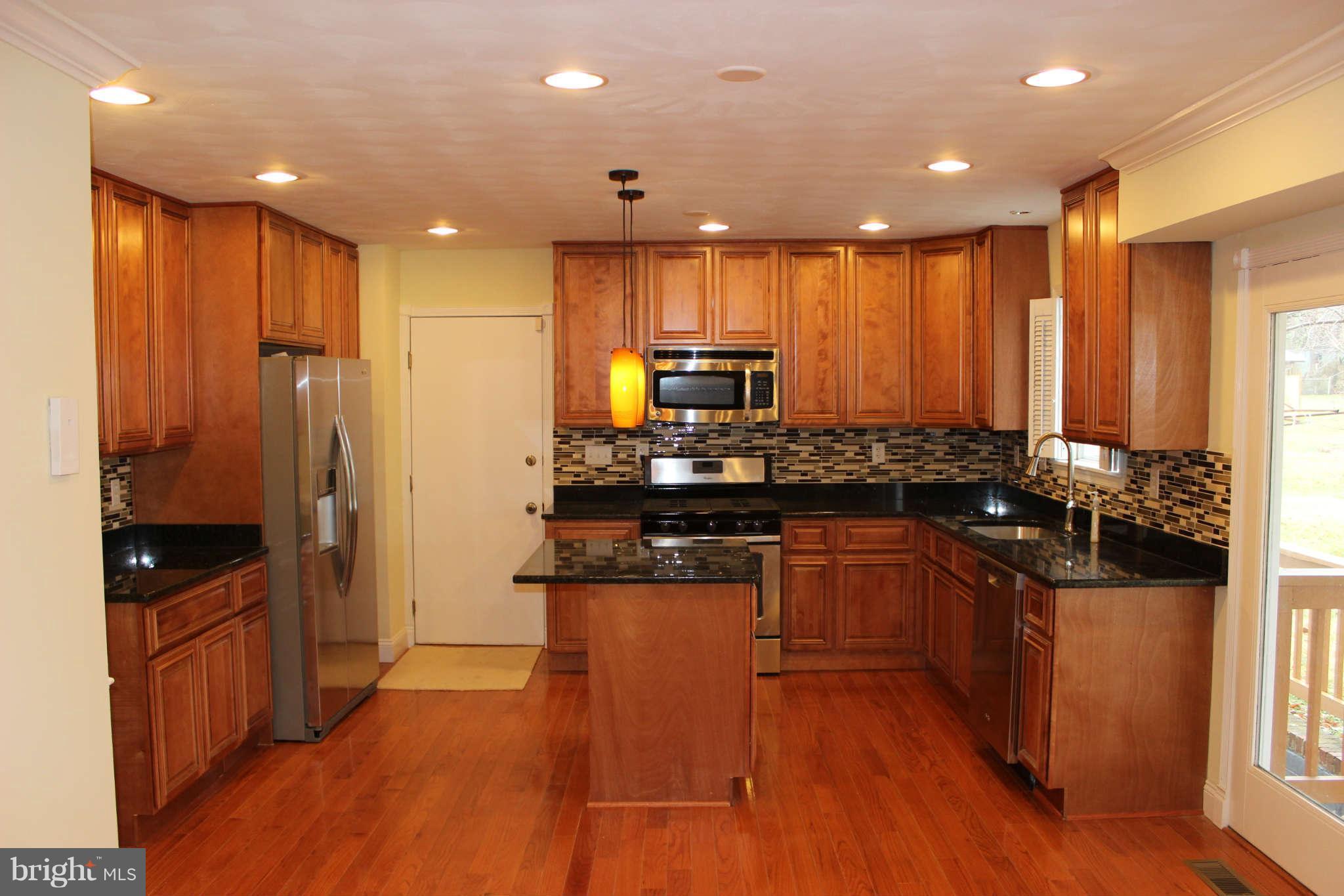 9256 Piscataway Road Clinton, MD 20735 - Photo 4 of 30 Kitchen