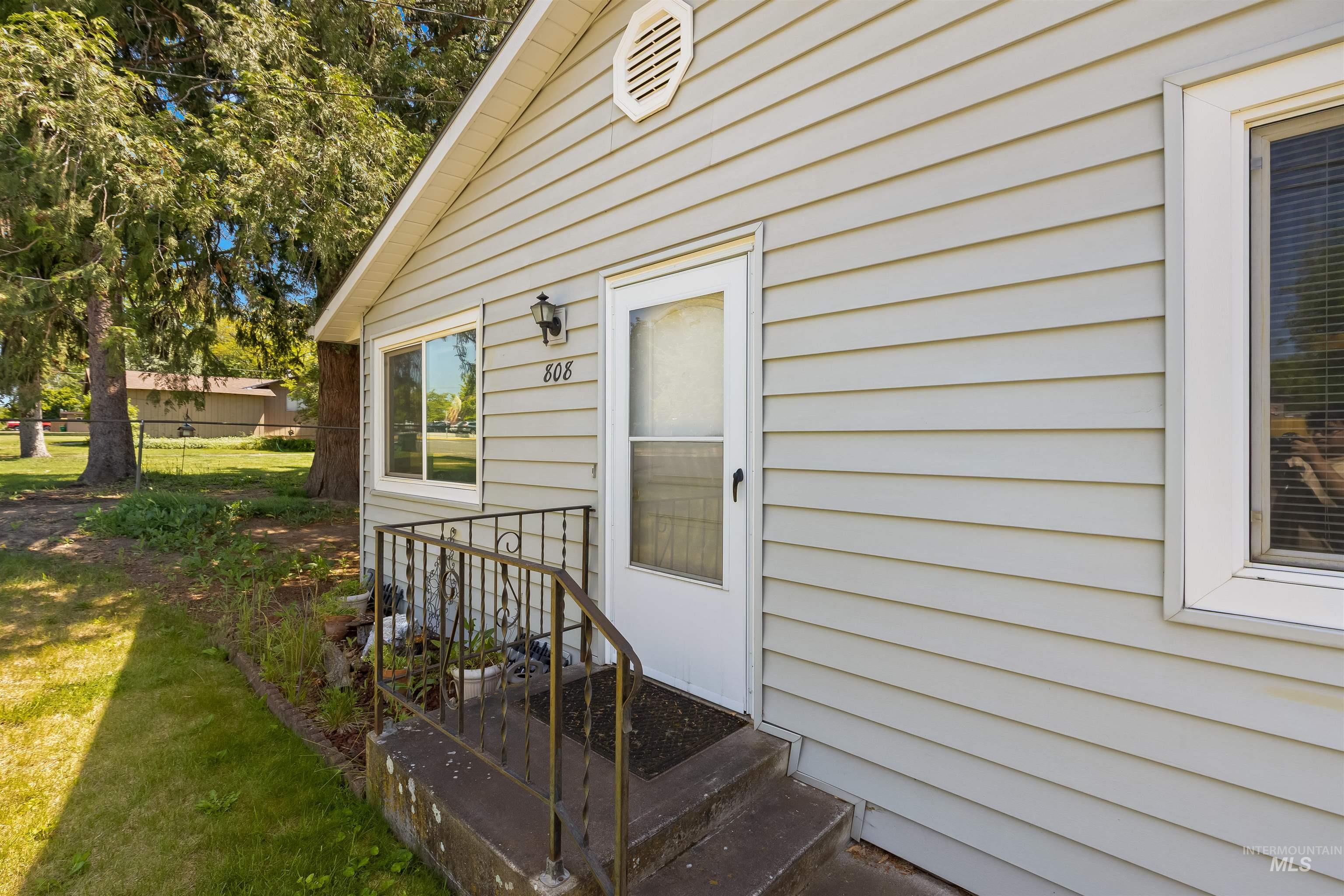 806 Burrell Avenue Lewiston, ID 83501 - Photo 5 of 25