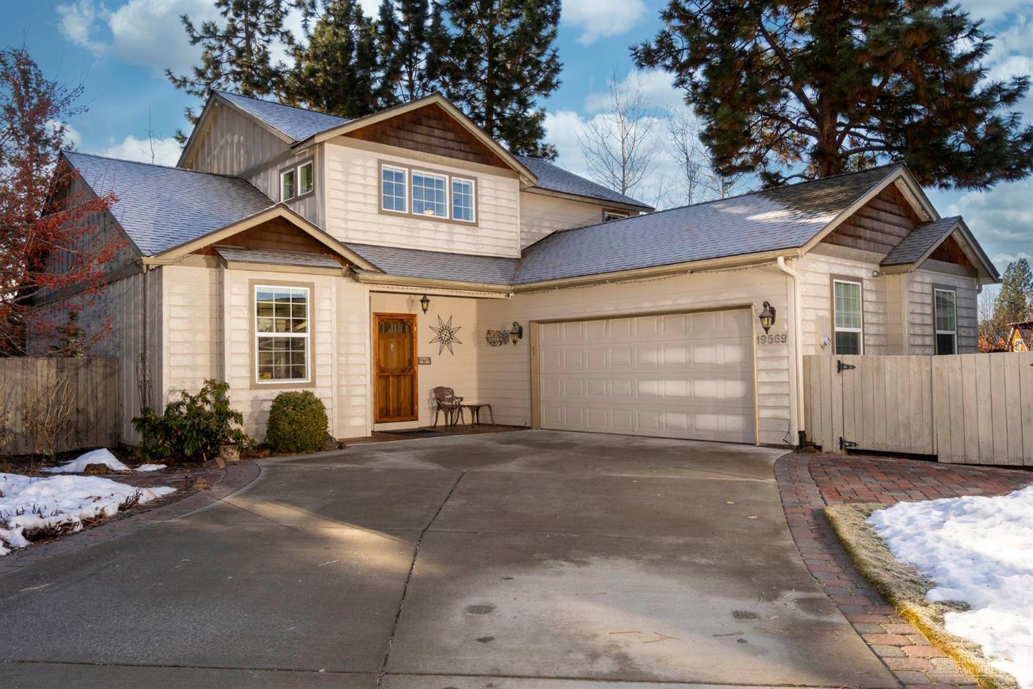19569 Fishhawk Loop Bend, OR 97702 - Photo 2 of 25 Additional Photo