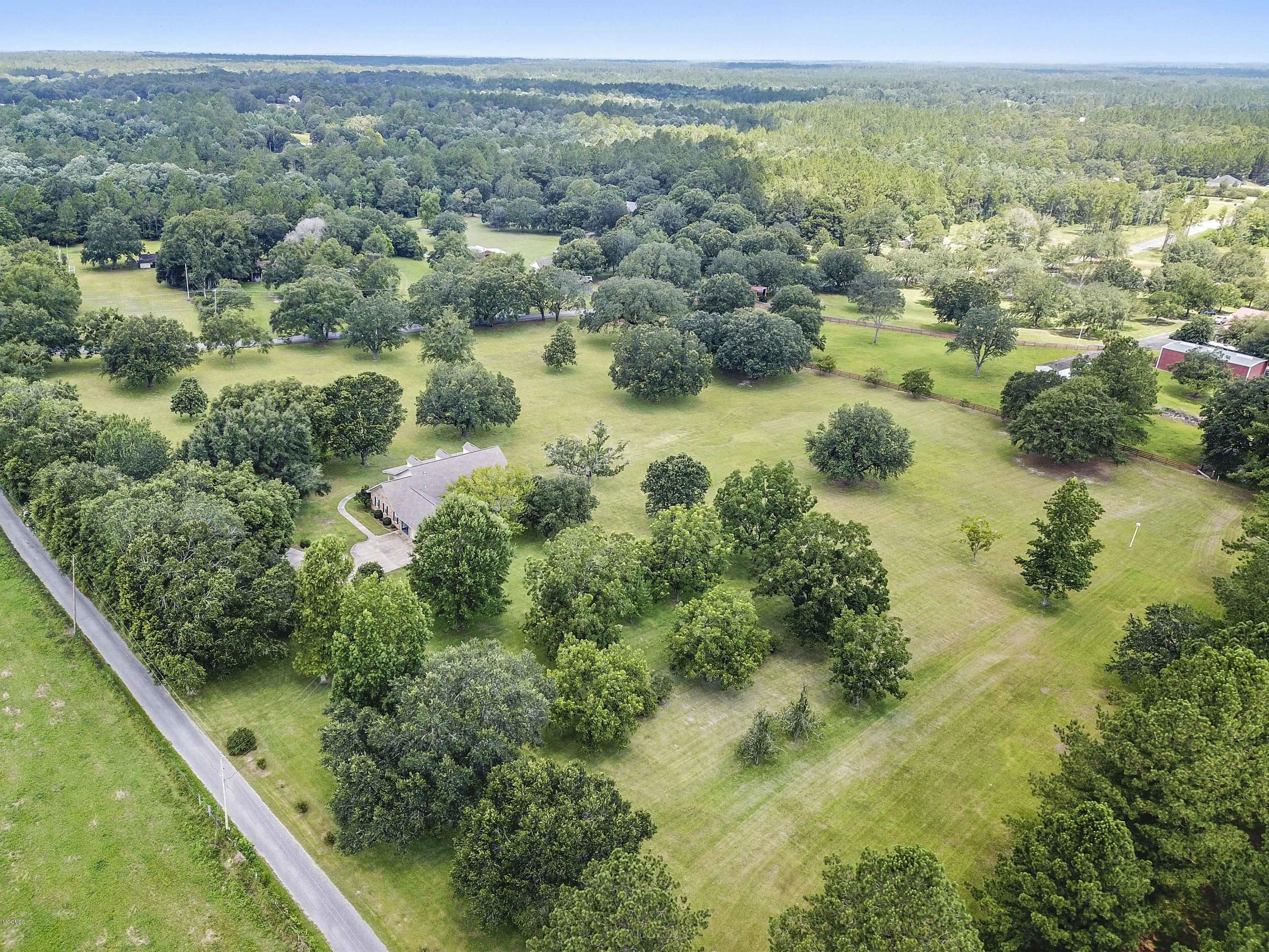 21808 John Holder Road Moss Point, MS 39562 - Photo 10 of 41 035