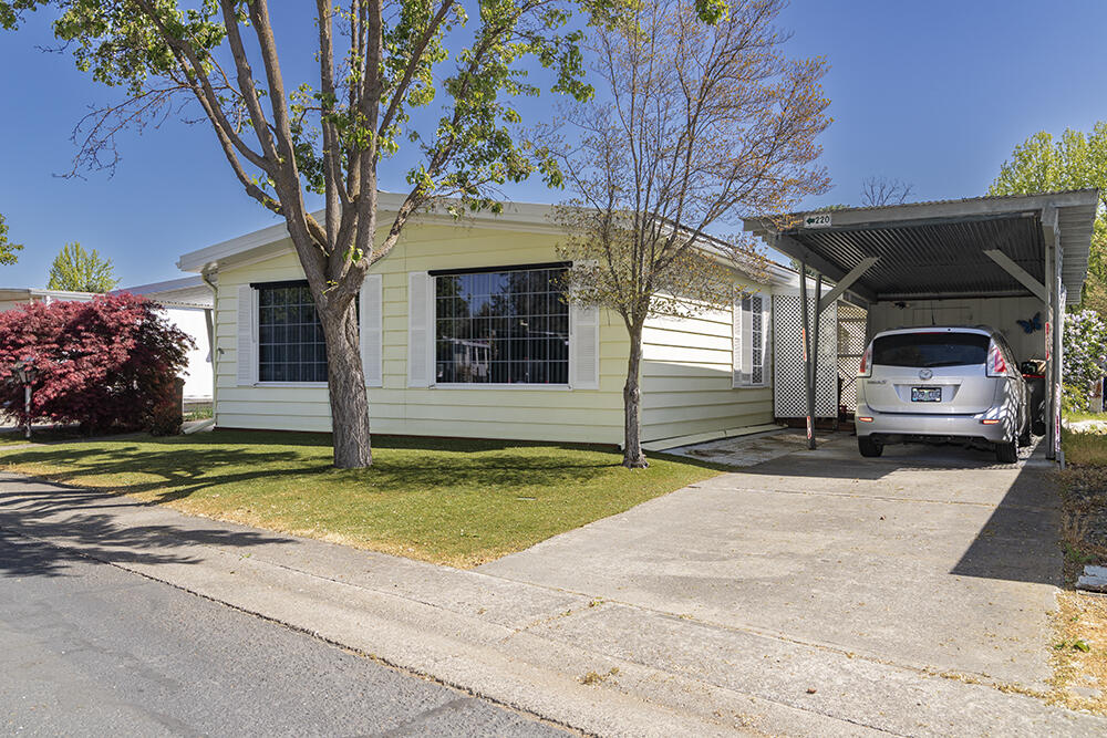 2252 Table Rock Road, Unit SPC 220 Medford, OR 97501 - Photo 2 of 21 2
