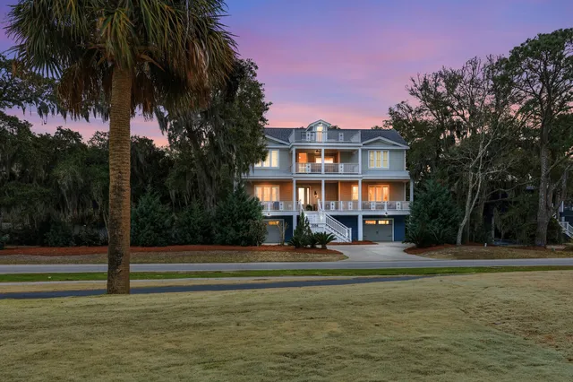 $3,900,000 | 3204 Waterway Boulevard, Isle of Palms, SC 29451