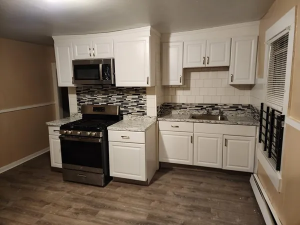 $2,200 | 207 Court New Bedford Ma, Unit 1, New Bedford, MA 02740