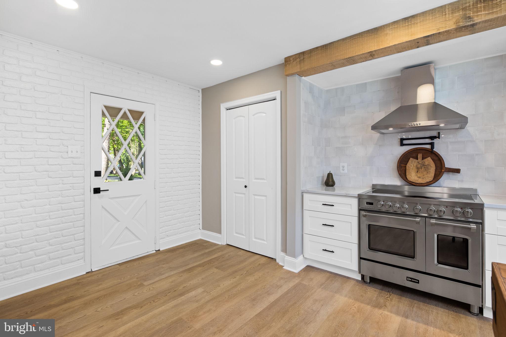6033 Chapman Road Lorton, VA 22079 - Photo 14 of 84 Gallery Image 14