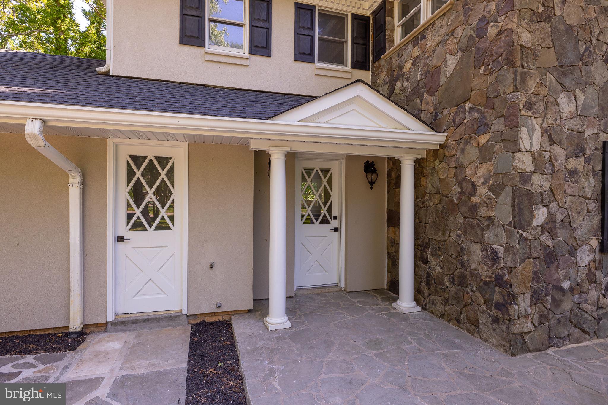 6033 Chapman Road Lorton, VA 22079 - Photo 9 of 84 Gallery Image 9