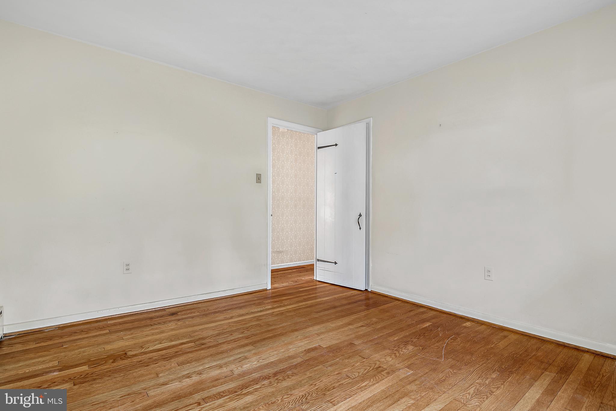 821 Woodberry Road York, PA 17403 - Photo 14 of 25 Gallery Image 14
