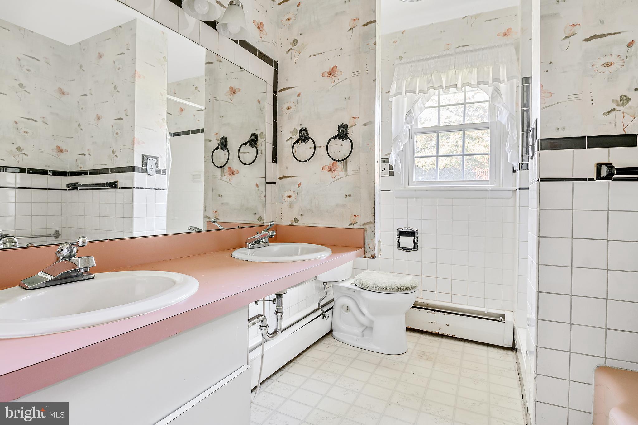 821 Woodberry Road York, PA 17403 - Photo 15 of 25 hall bathroom double sinks