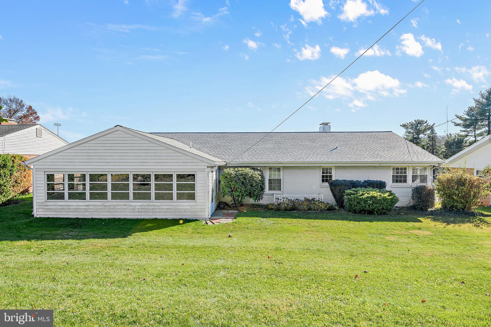 821 Woodberry Road York, PA 17403 - Photo 23 of 25 Gallery Image 23