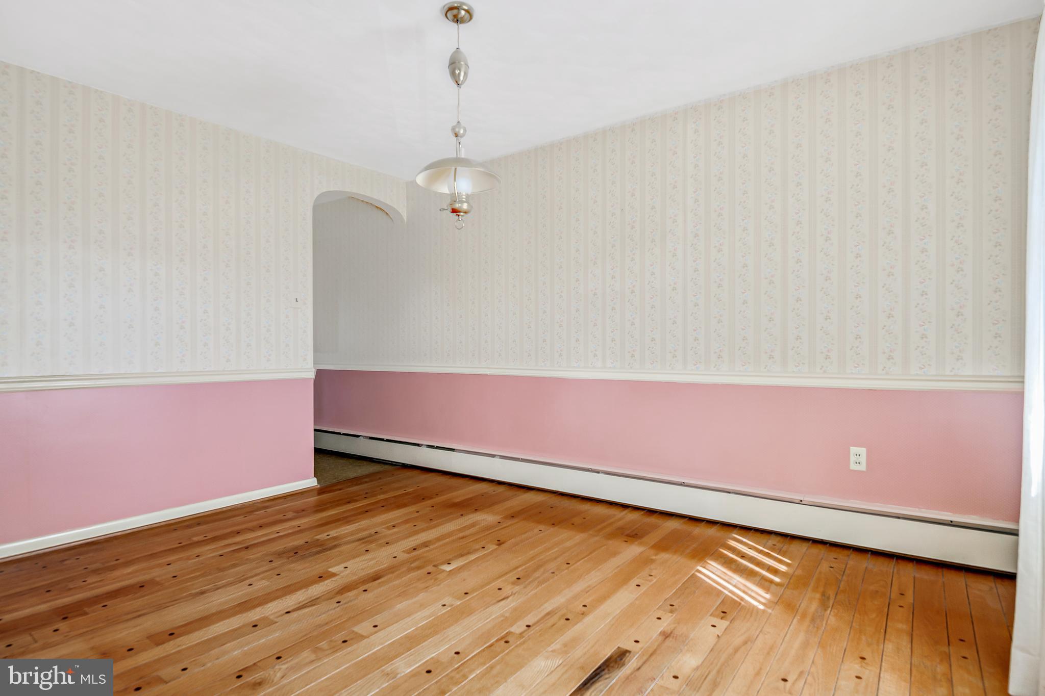 821 Woodberry Road York, PA 17403 - Photo 7 of 25 Gallery Image 7