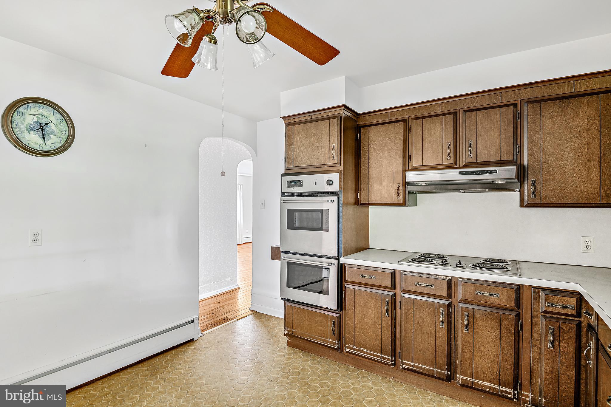 821 Woodberry Road York, PA 17403 - Photo 10 of 25 Gallery Image 10