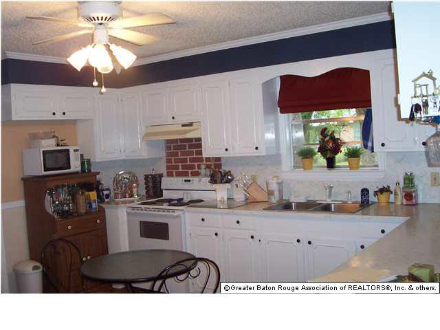 11643 Fairoak Avenue Baton Rouge, LA 70815 - Photo 3 of 8 Gallery Image 3