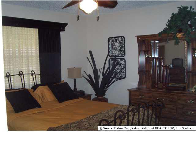 11643 Fairoak Avenue Baton Rouge, LA 70815 - Photo 5 of 8 Gallery Image 5