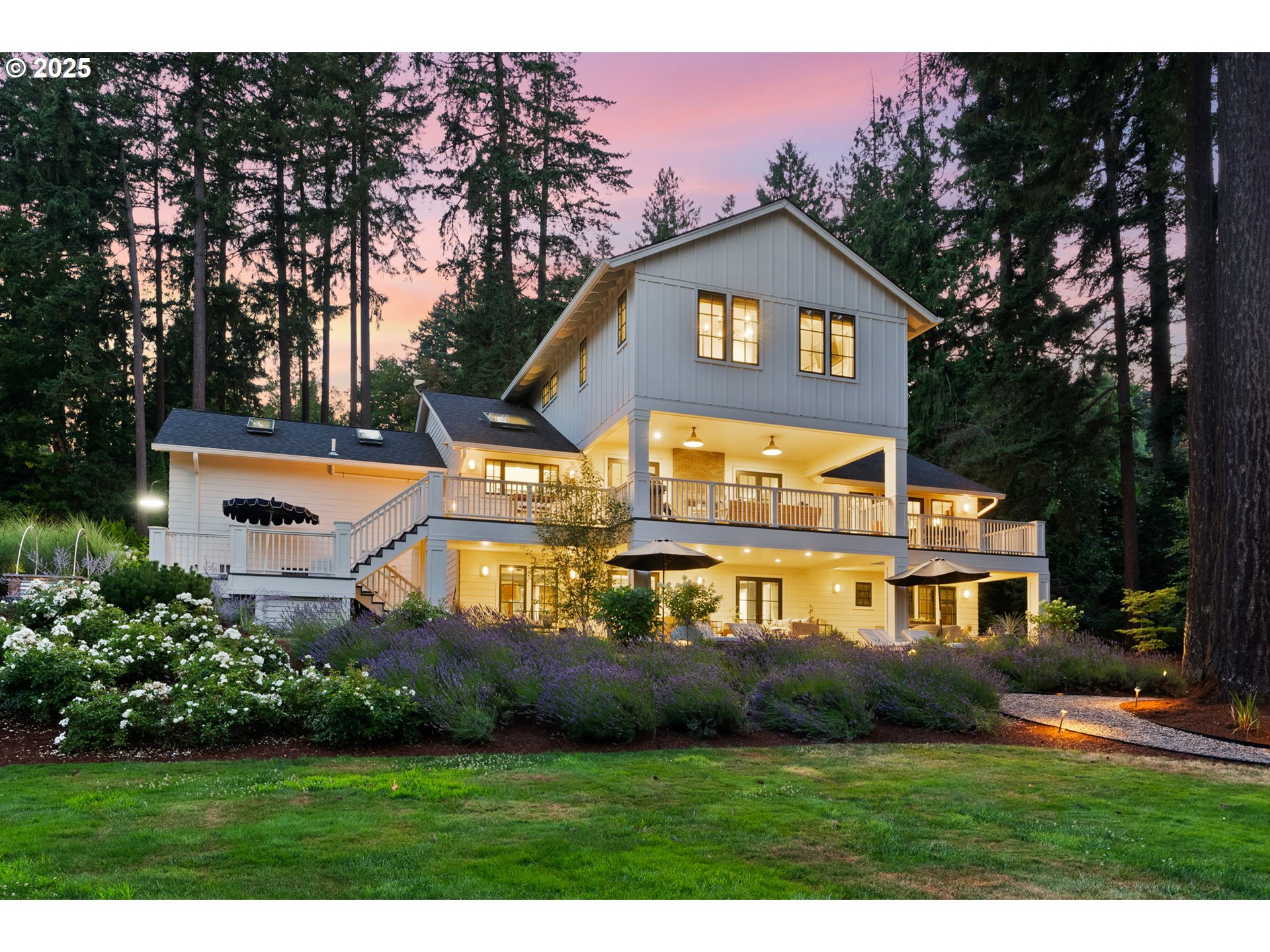 2008 South Military Road Portland, OR 97219 - Photo 1 of 48 Gallery Image 1
