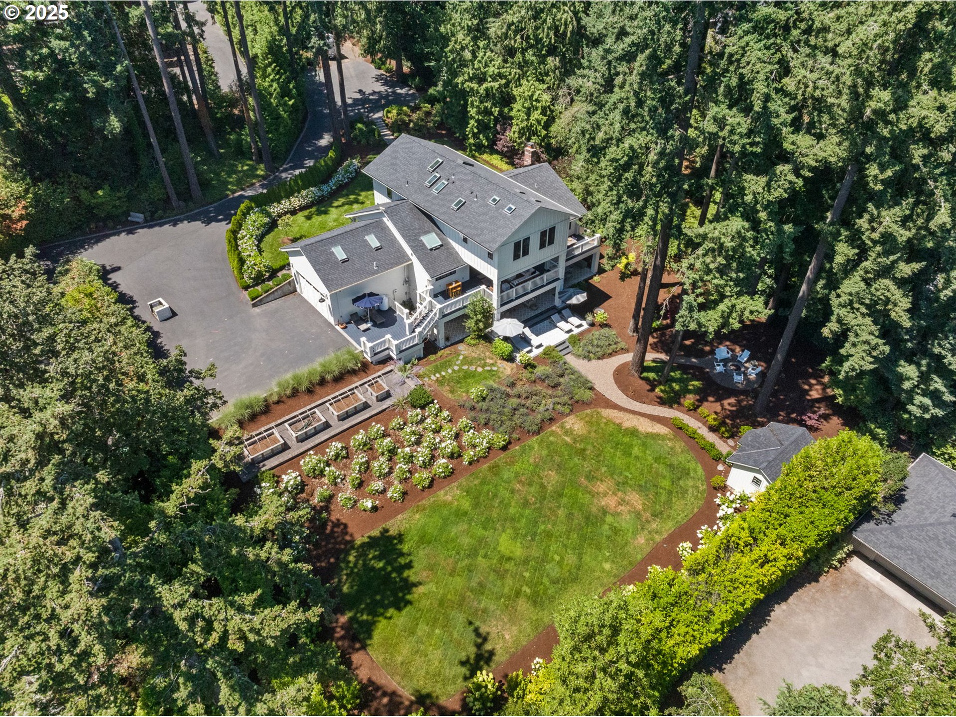 2008 South Military Road Portland, OR 97219 - Photo 2 of 48 Gallery Image 2