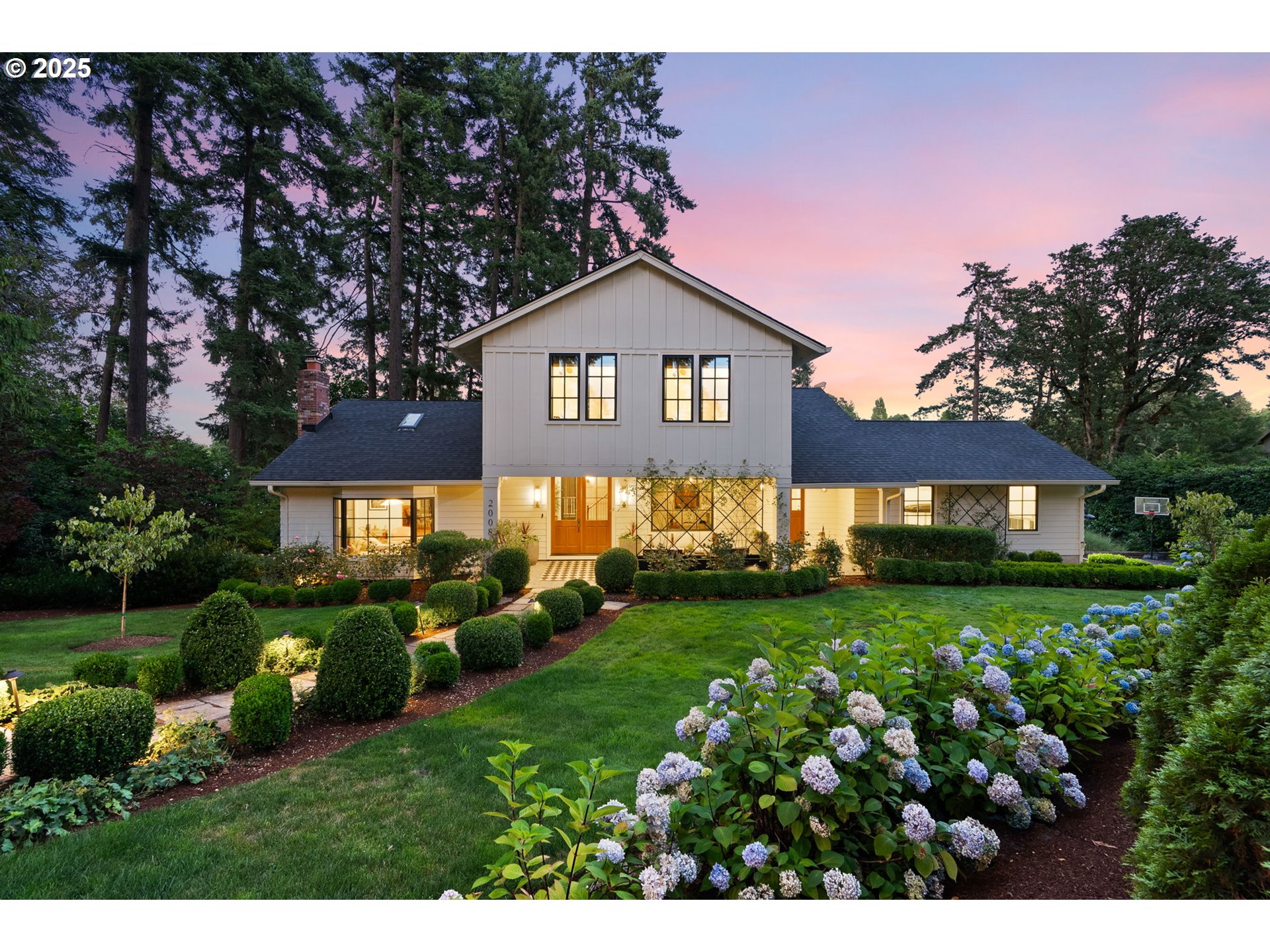 2008 South Military Road Portland, OR 97219 - Photo 3 of 48 Gallery Image 3