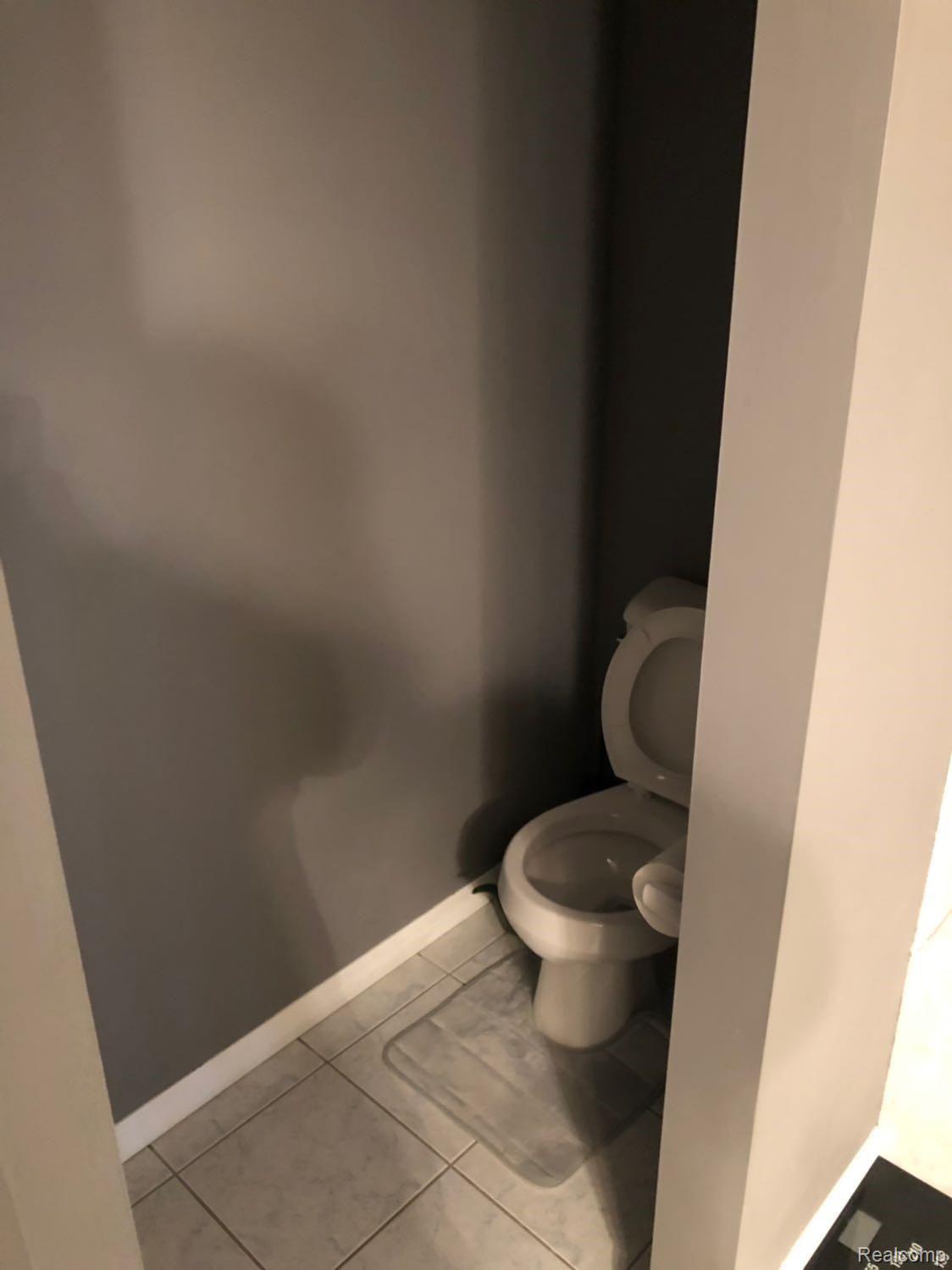 2327 Elmcrest Road Sterling Heights, MI 48310 - Photo 42 of 72 picture_34.jpg