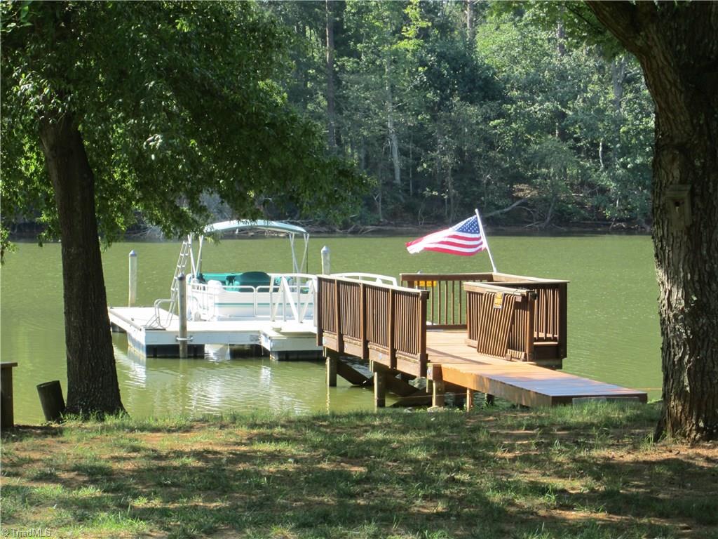 2630 Riverview Road Lexington, NC 27292 - Photo 2 of 18 Private pier & U-floater