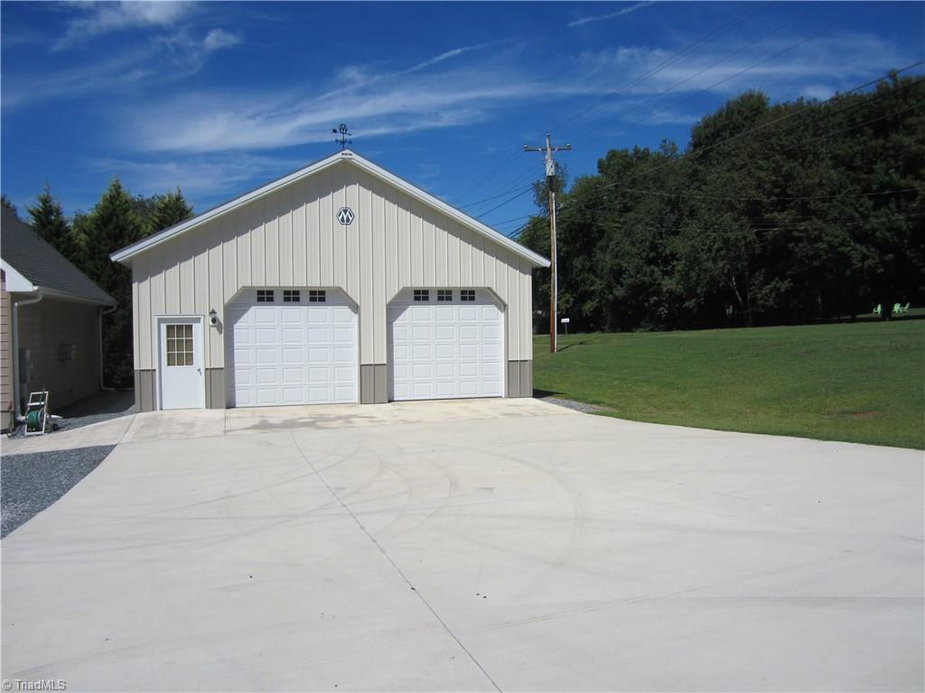 2630 Riverview Road Lexington, NC 27292 - Photo 13 of 18 Detached garage/workshop