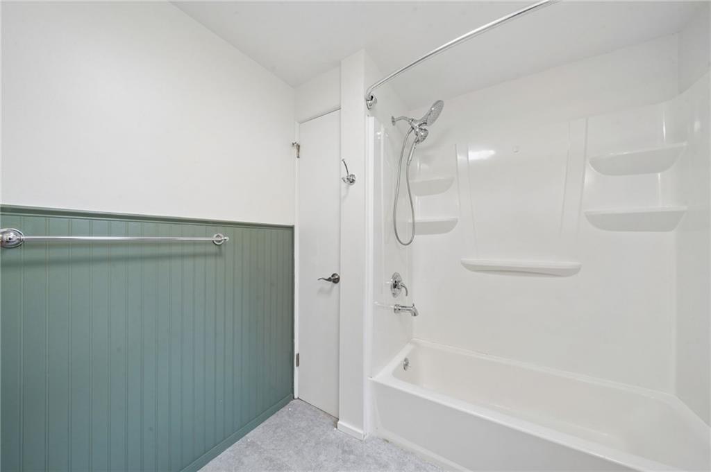 307 Roup Avenue Pittsburgh, PA 15232 - Photo 19 of 27 Full Bath