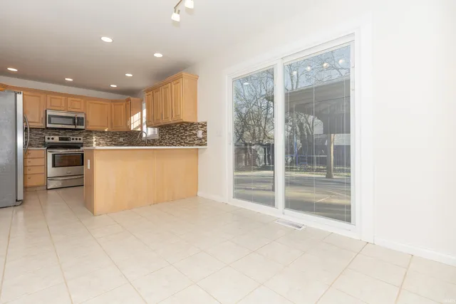 $418,950 | 3466 Eastbrooke Court, Newburgh, IN 47630