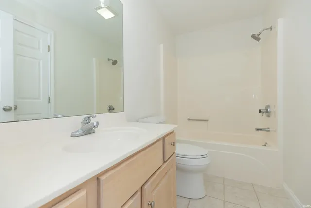 $418,950 | 3466 Eastbrooke Court, Newburgh, IN 47630