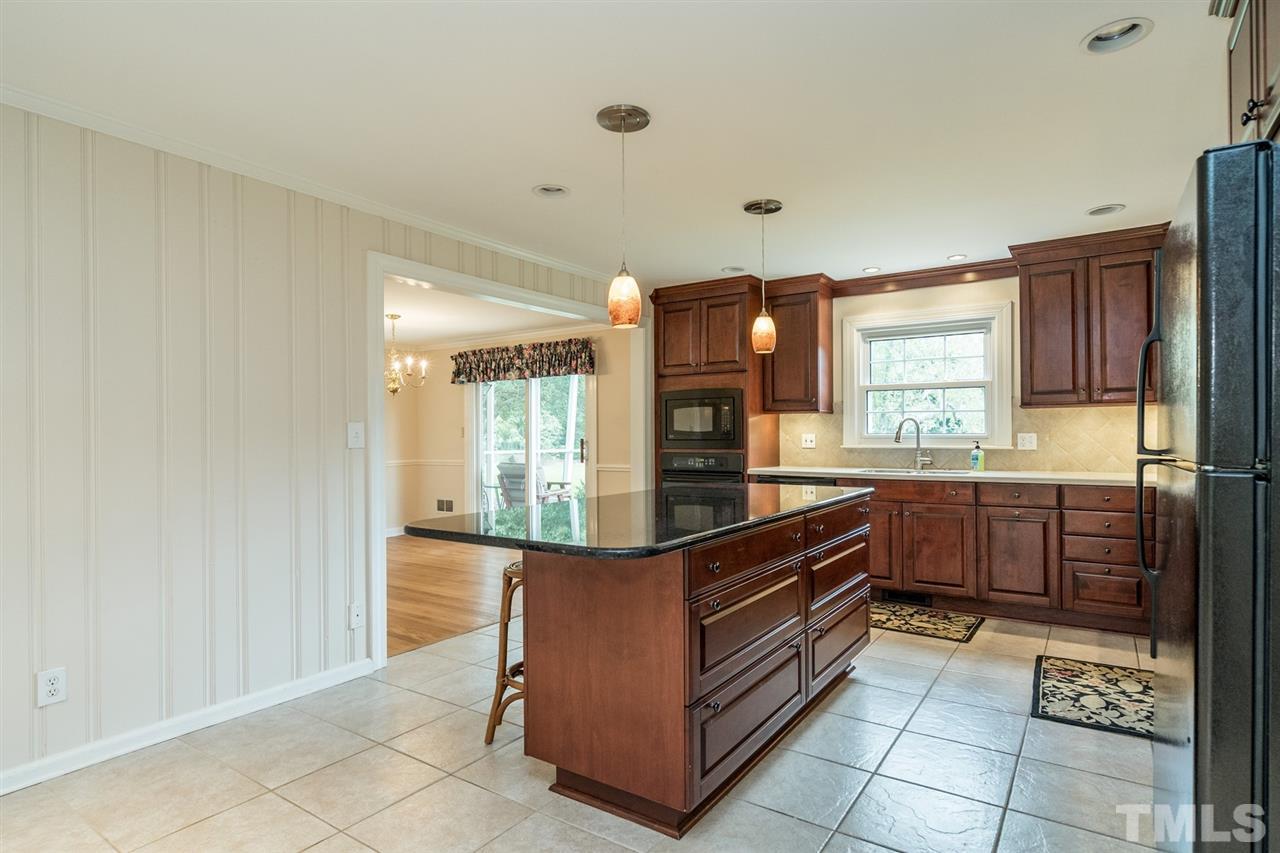 4217 Boxwood Road Raleigh, NC 27612 - Photo 10 of 26