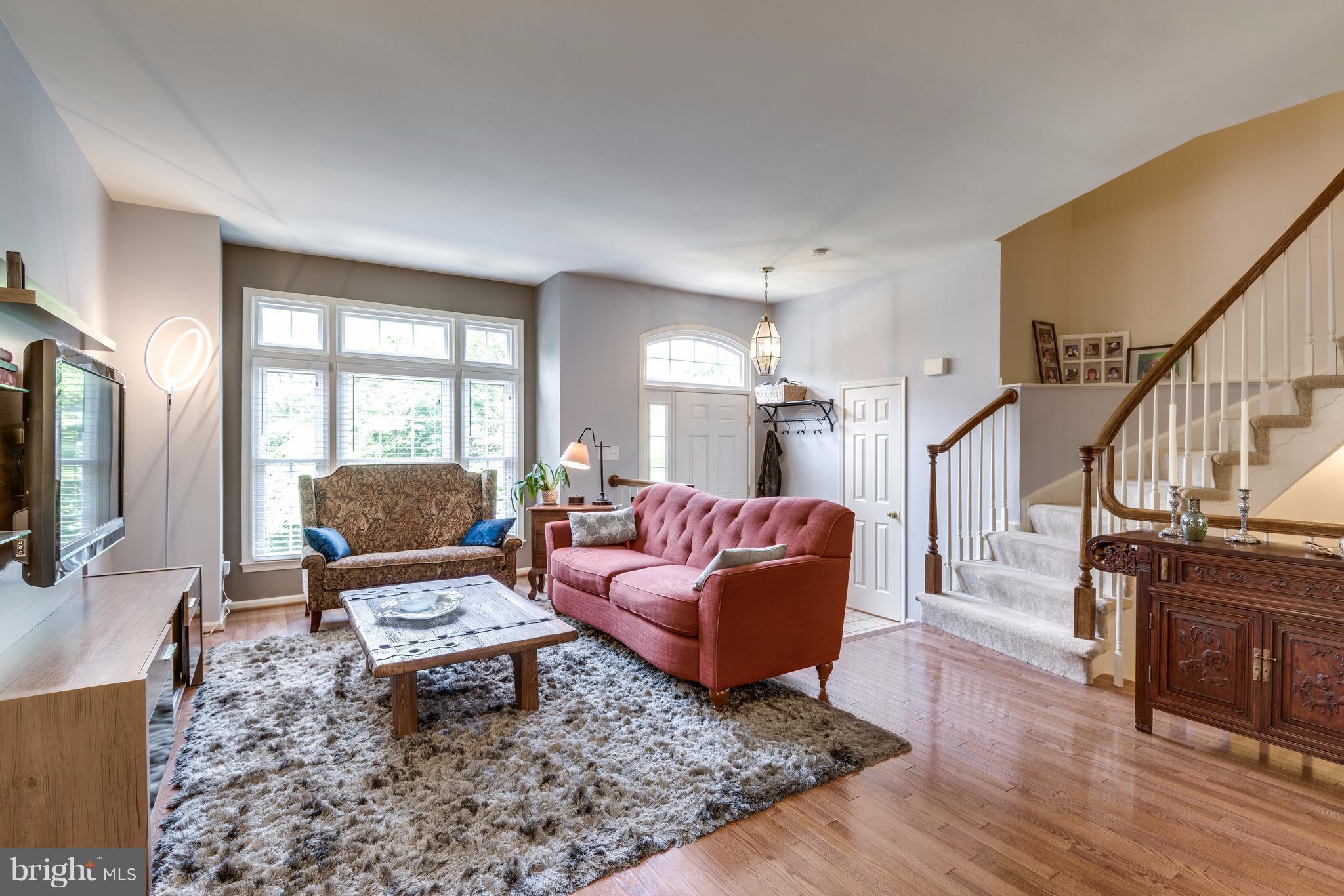 1363 Heritage Oak Way Reston, VA 20194 - Photo 8 of 30 Bright and inviting living room w/gleaming HW