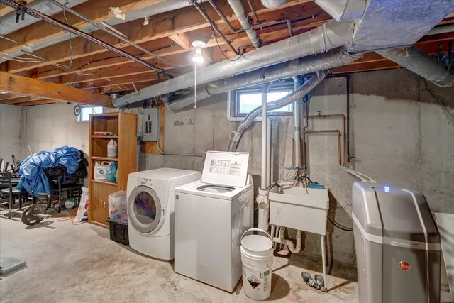 $590,000 | 5302 Williamsburg Way, Fitchburg, WI 53719