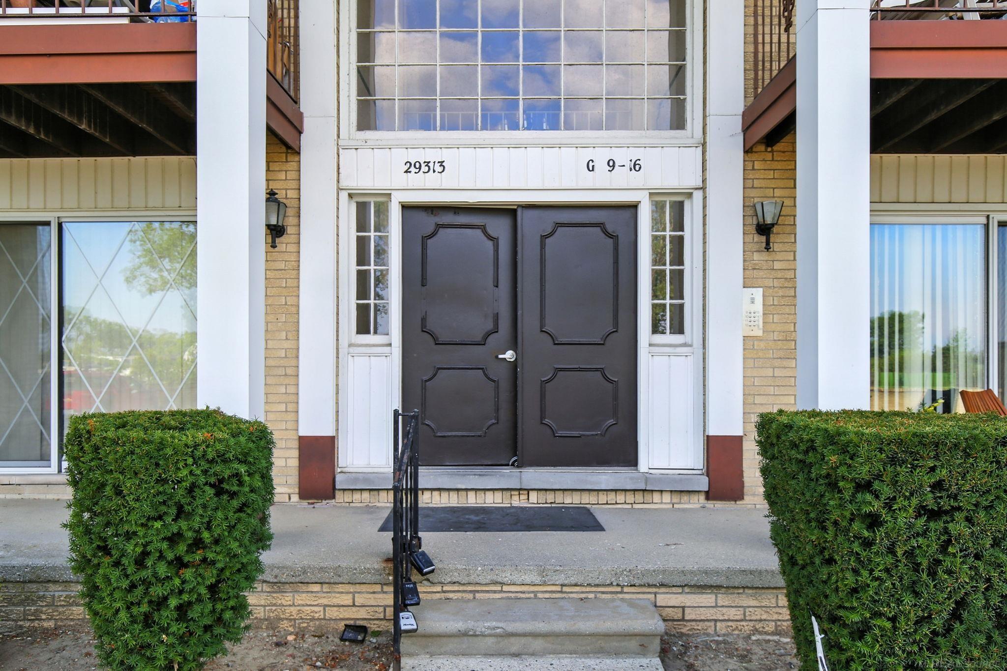 29313 Hayes Road, Unit 39 Warren, MI 48088 - Photo 4 of 25