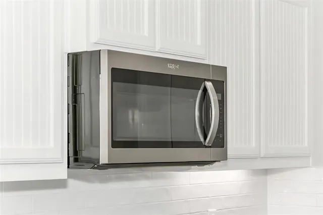 $445,000 | 404 Betchan Drive, Lake Dallas, TX 75065