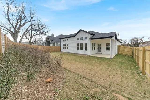 $445,000 | 404 Betchan Drive, Lake Dallas, TX 75065