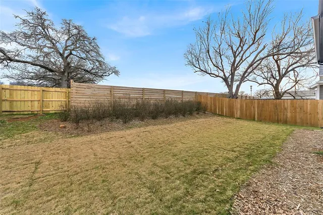 $445,000 | 404 Betchan Drive, Lake Dallas, TX 75065