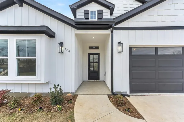 $445,000 | 404 Betchan Drive, Lake Dallas, TX 75065