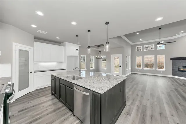 $445,000 | 404 Betchan Drive, Lake Dallas, TX 75065