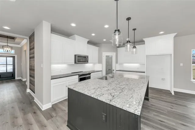 $445,000 | 404 Betchan Drive, Lake Dallas, TX 75065