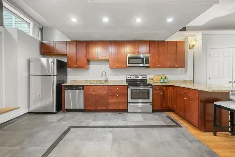 $799,000 | 515 Franklin Street, Unit 4, Cambridge, MA 02139