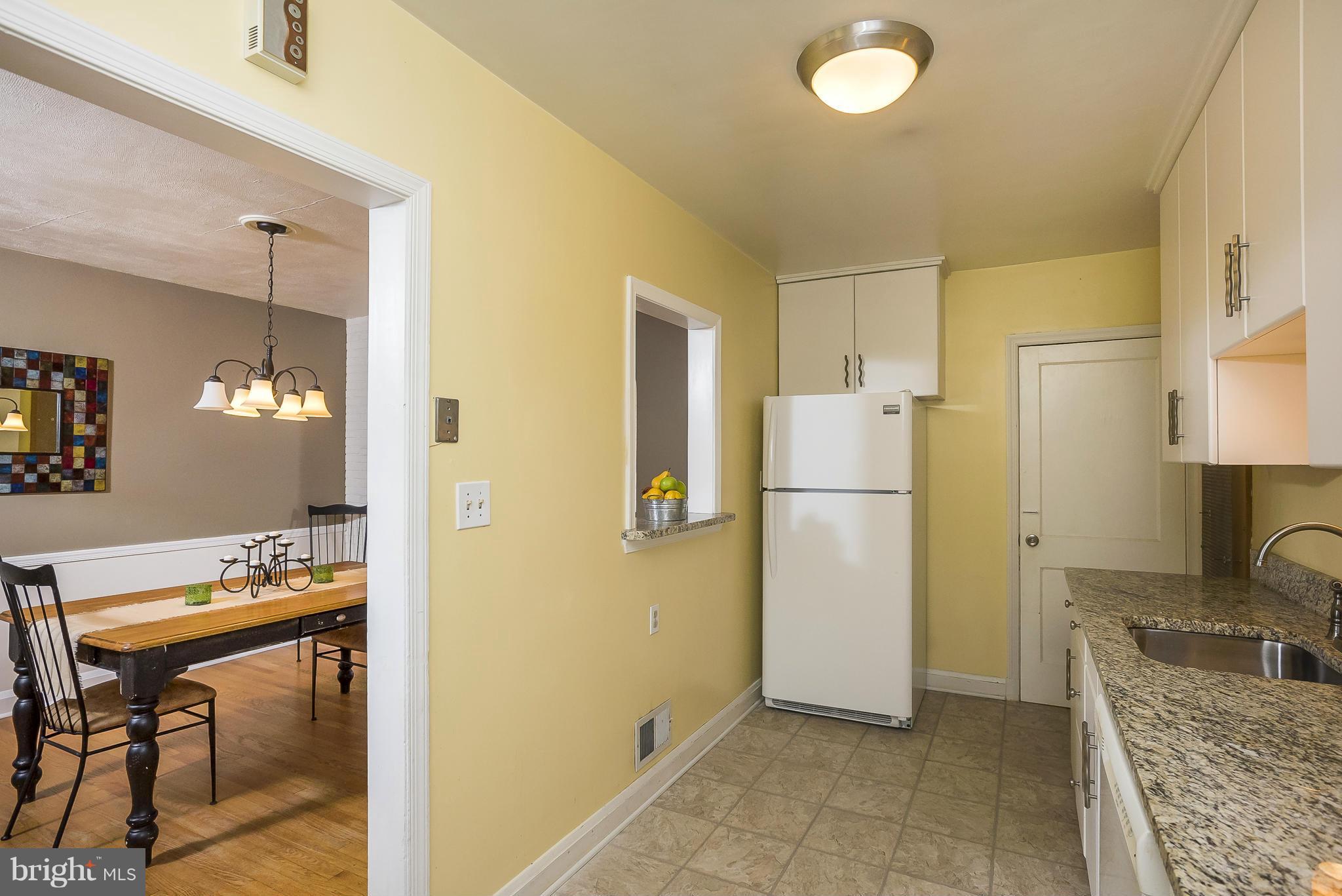 208 Blakeney Road Baltimore, MD 21228 - Photo 11 of 26 Kitchen