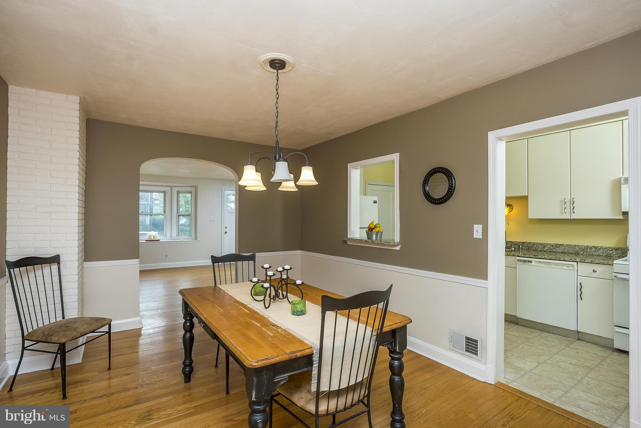 208 Blakeney Road Baltimore, MD 21228 - Photo 8 of 26 Dining Room