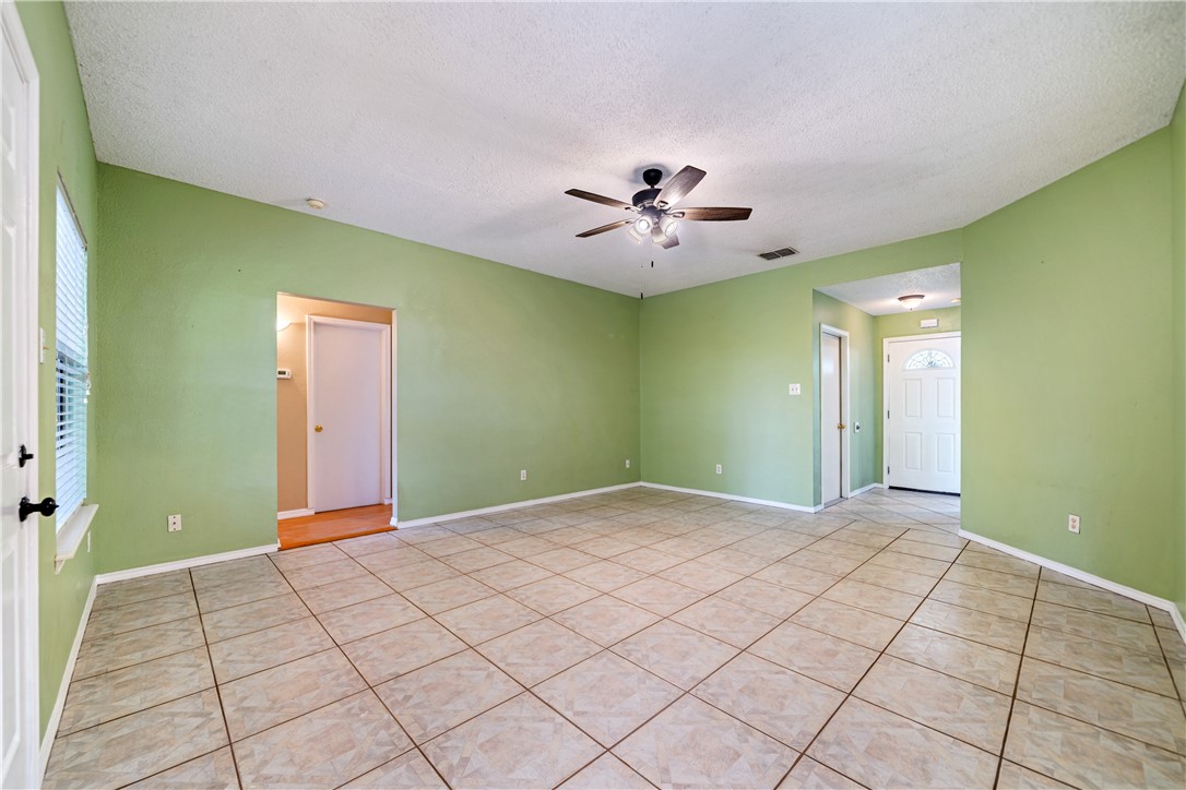 2094 Ridgewood Circle Ingleside, TX 78362 - Photo 5 of 23